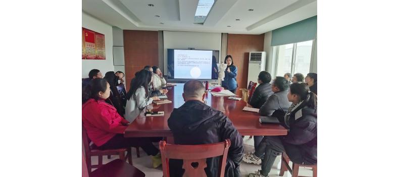 熱烈歡迎武漢紡織大學(xué)服裝學(xué)院張丹教授蒞臨授課指導(dǎo)！